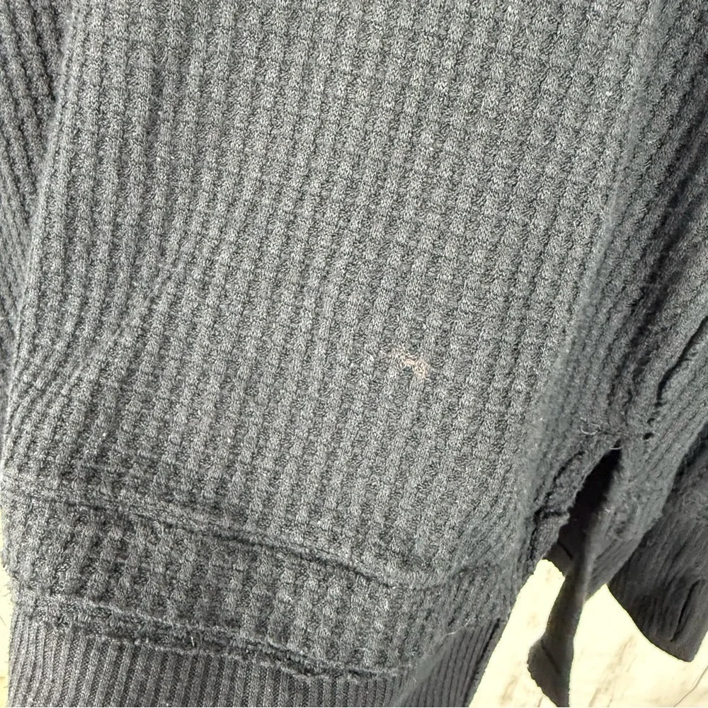 Free People black thermal long sleeve Xs